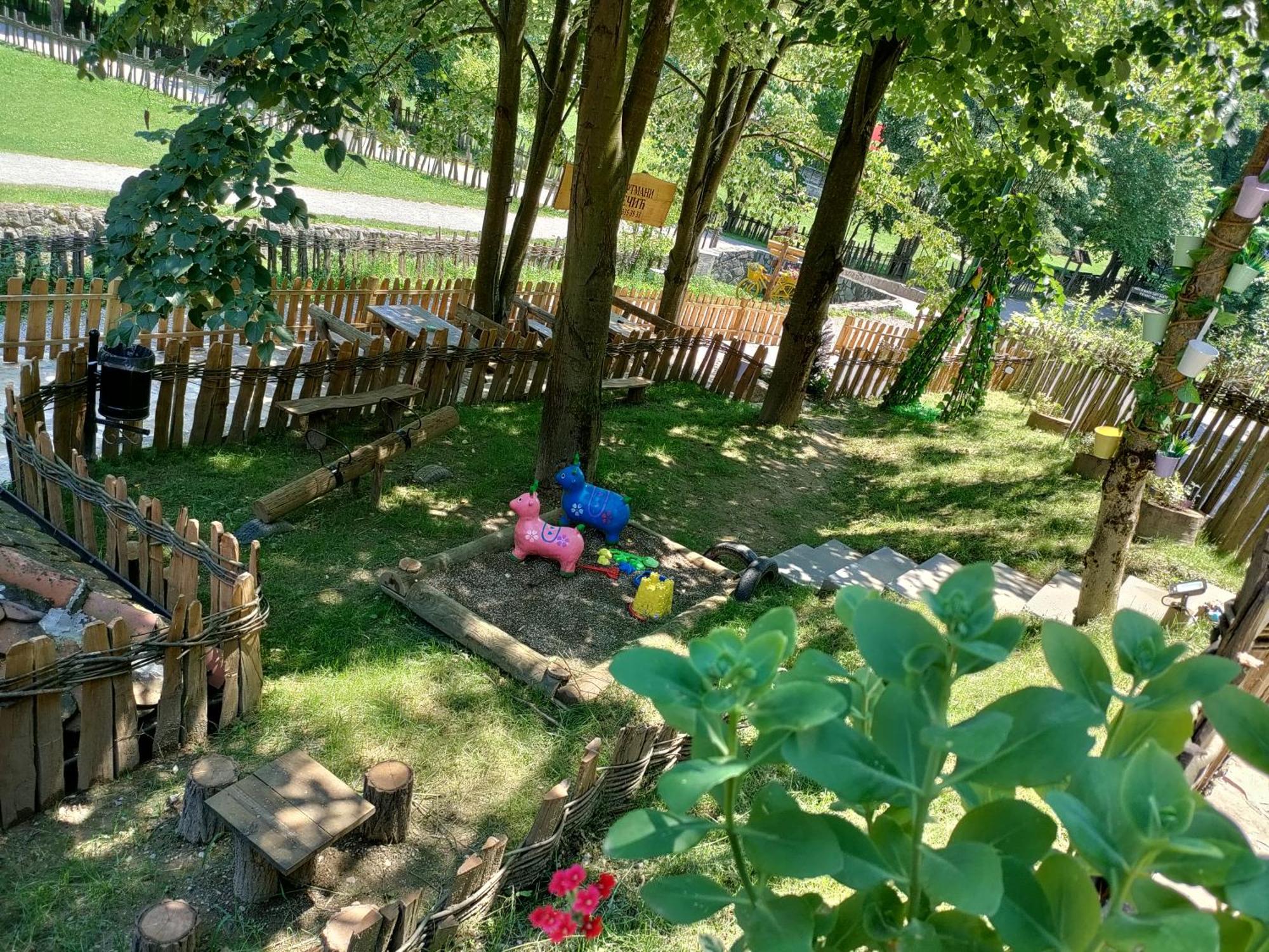 Konak Lecic Trsic Exterior foto